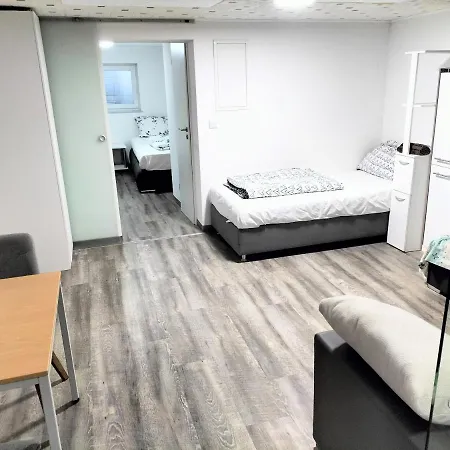 Fmi44apartment Apartman *