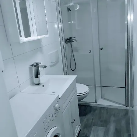 Fmi44apartment Apartman *